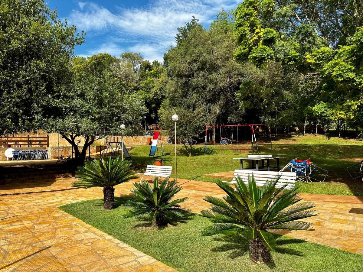 Parque Hotel Manantial Hohenau Bagian luar foto