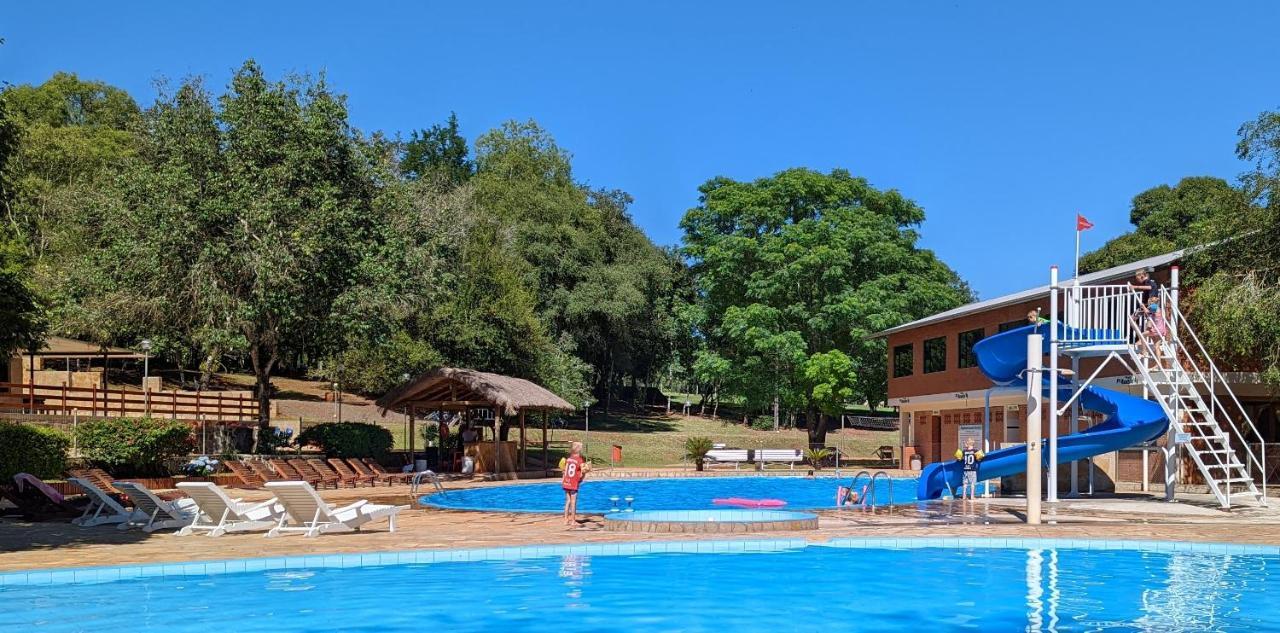 Parque Hotel Manantial Hohenau Bagian luar foto