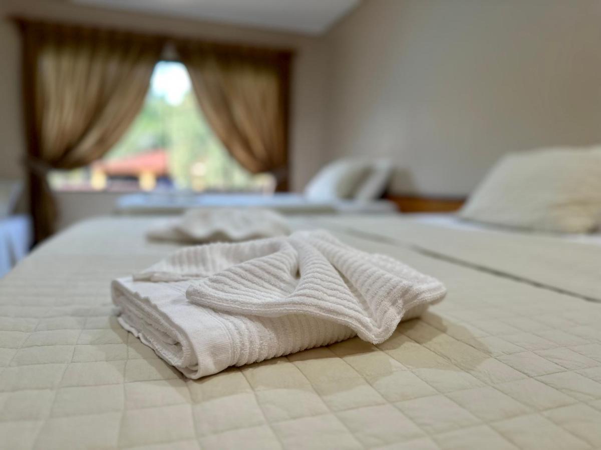 Parque Hotel Manantial Hohenau Bagian luar foto