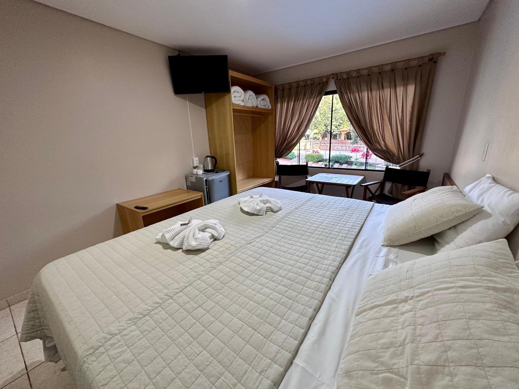 Parque Hotel Manantial Hohenau Bagian luar foto