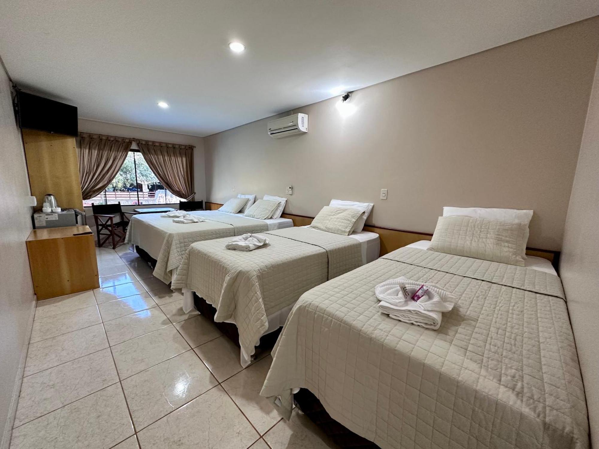 Parque Hotel Manantial Hohenau Bagian luar foto