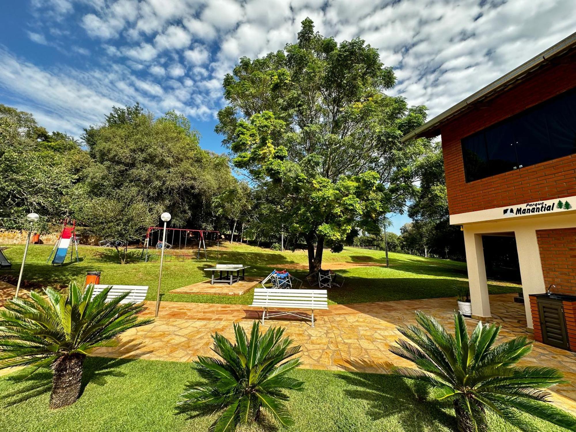 Parque Hotel Manantial Hohenau Bagian luar foto