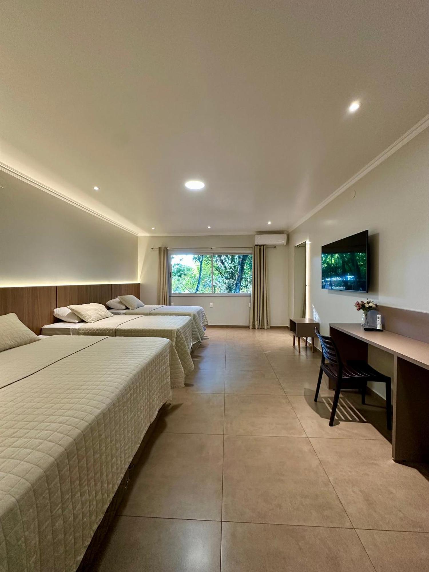 Parque Hotel Manantial Hohenau Bagian luar foto